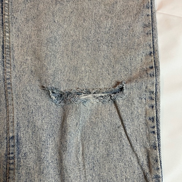 Vintage Levi 550 Relaxed Fit Distressed Jeans, Size 34x30 - Picture 5 of 12